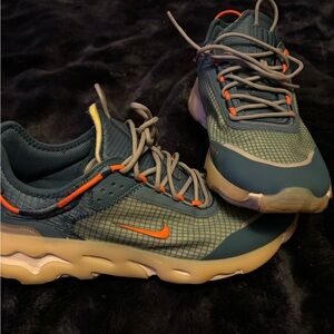 Nike react live sneakers, multicolored, worn less that 5 times